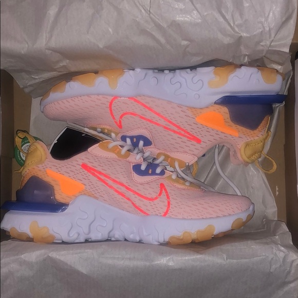 Nike Shoes - NIKE REACT VISION